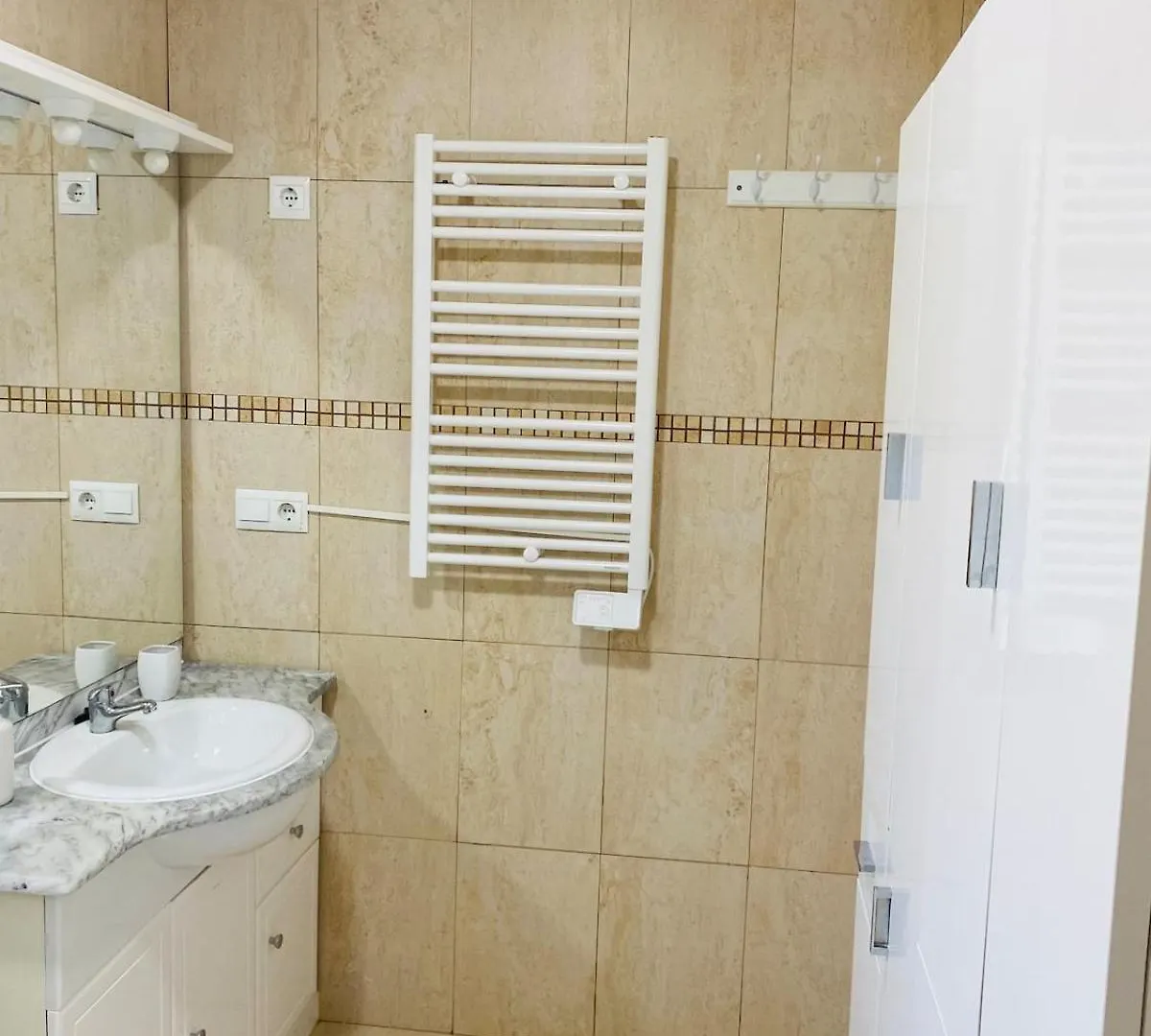 Casa Verde - Ground Floor Apartment Next To The Beach 托罗克斯科斯塔