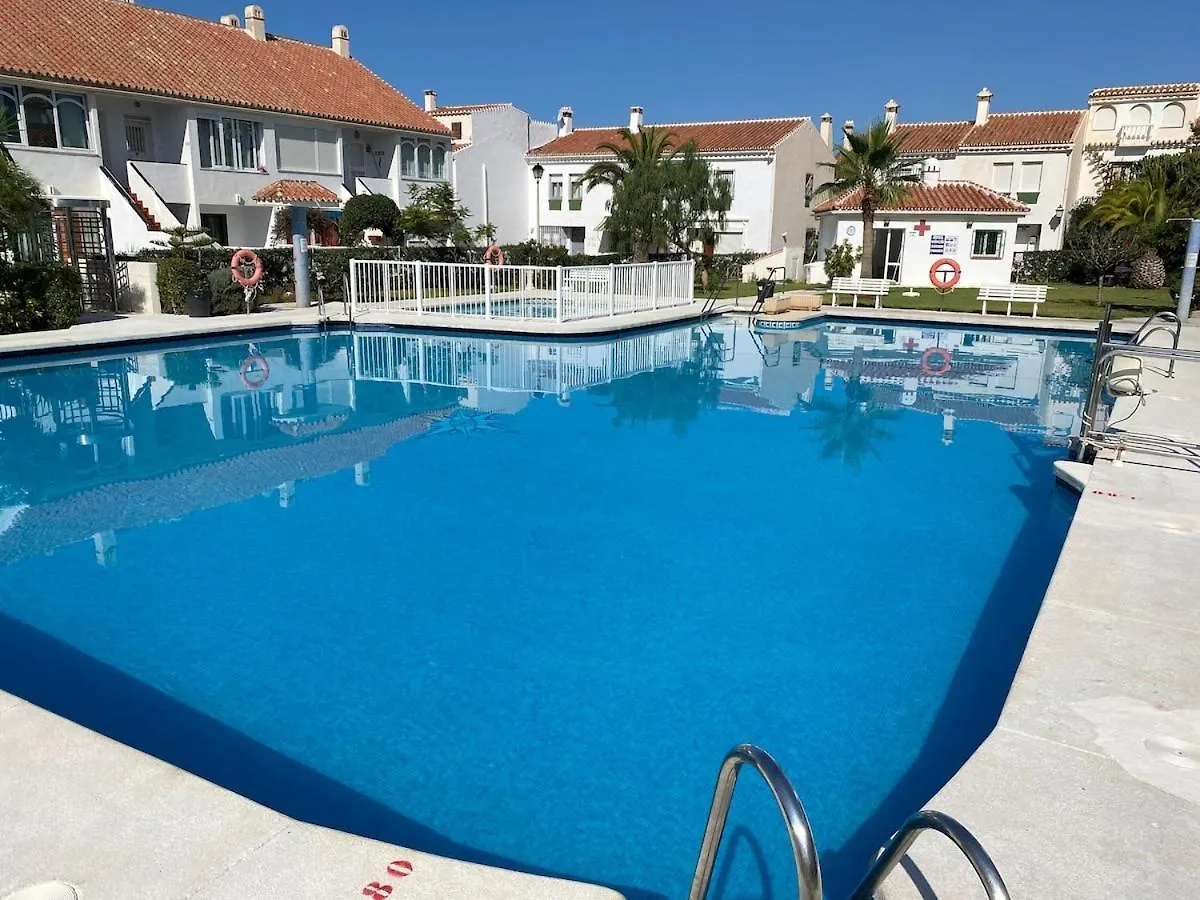 Casa Verde - Ground Floor Apartment Next To The Beach 托罗克斯科斯塔