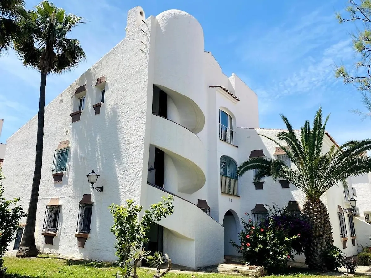 Casa Verde - Ground Floor Apartment Next To The Beach 托罗克斯科斯塔